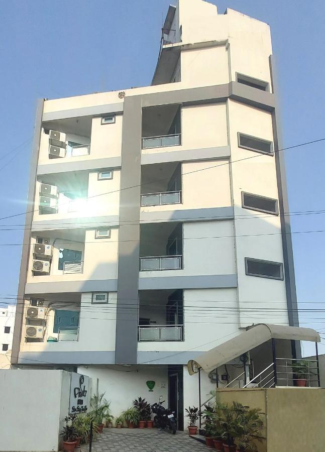 Hotel Pratz Inn Hyderabad Bagian luar foto