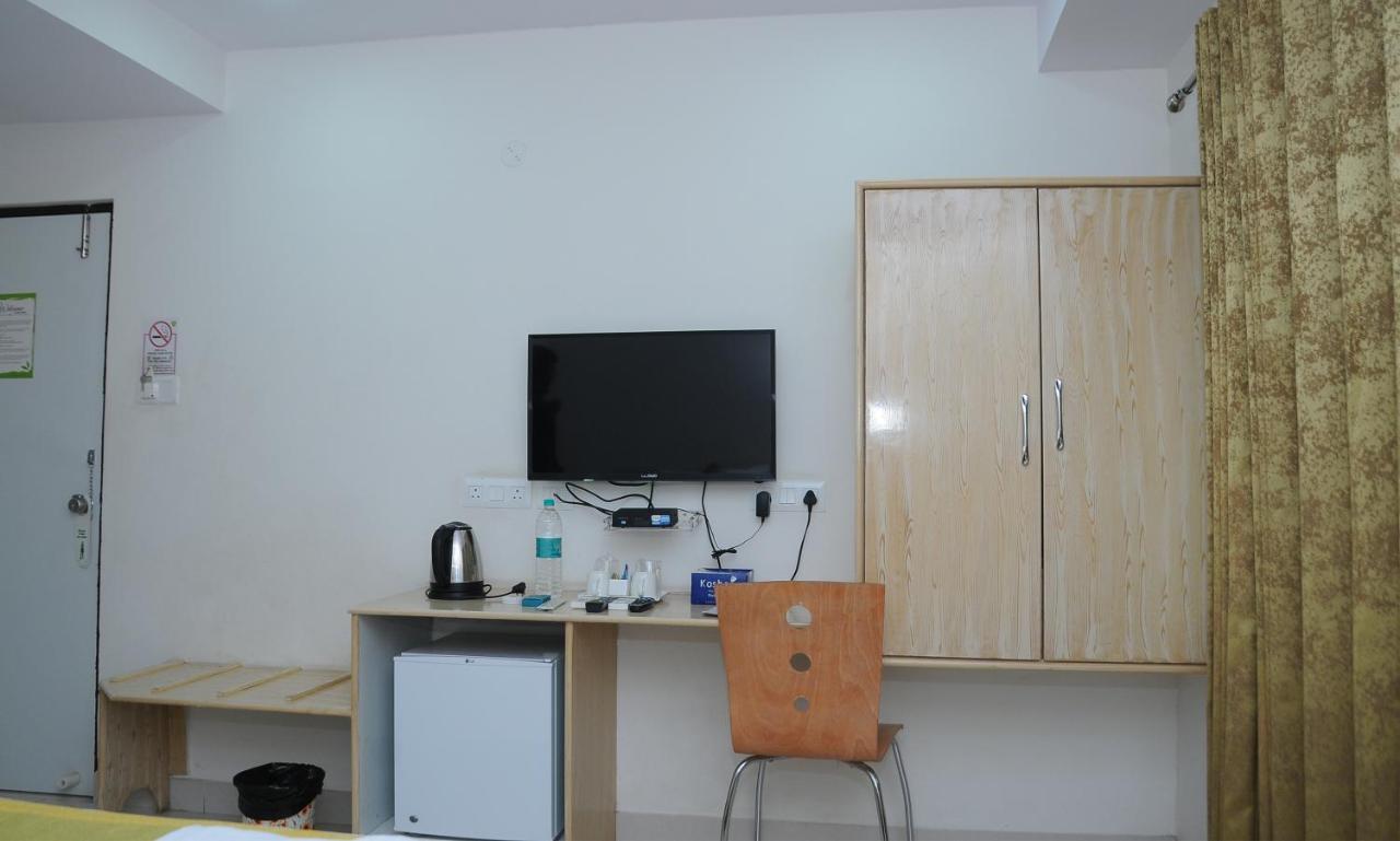 Hotel Pratz Inn Hyderabad Bagian luar foto