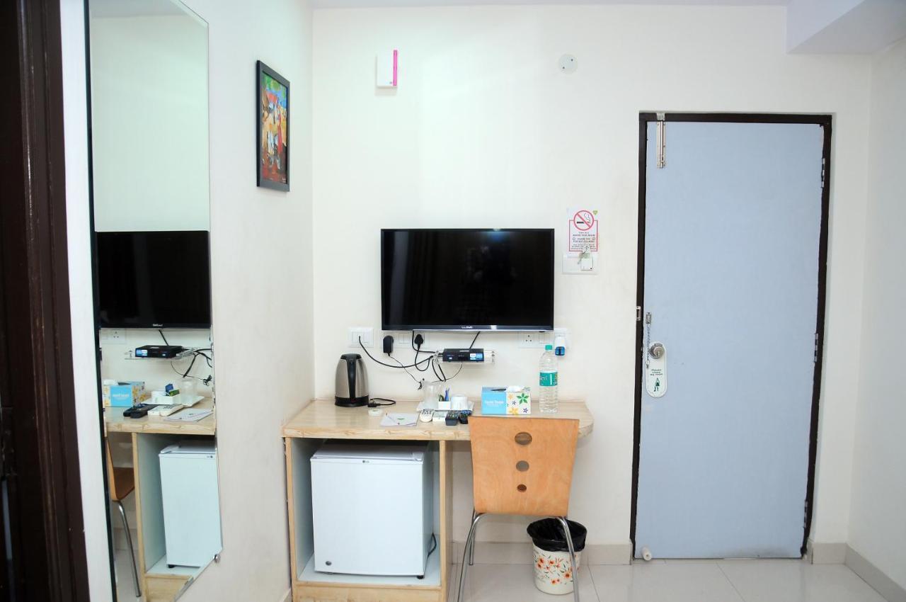 Hotel Pratz Inn Hyderabad Bagian luar foto