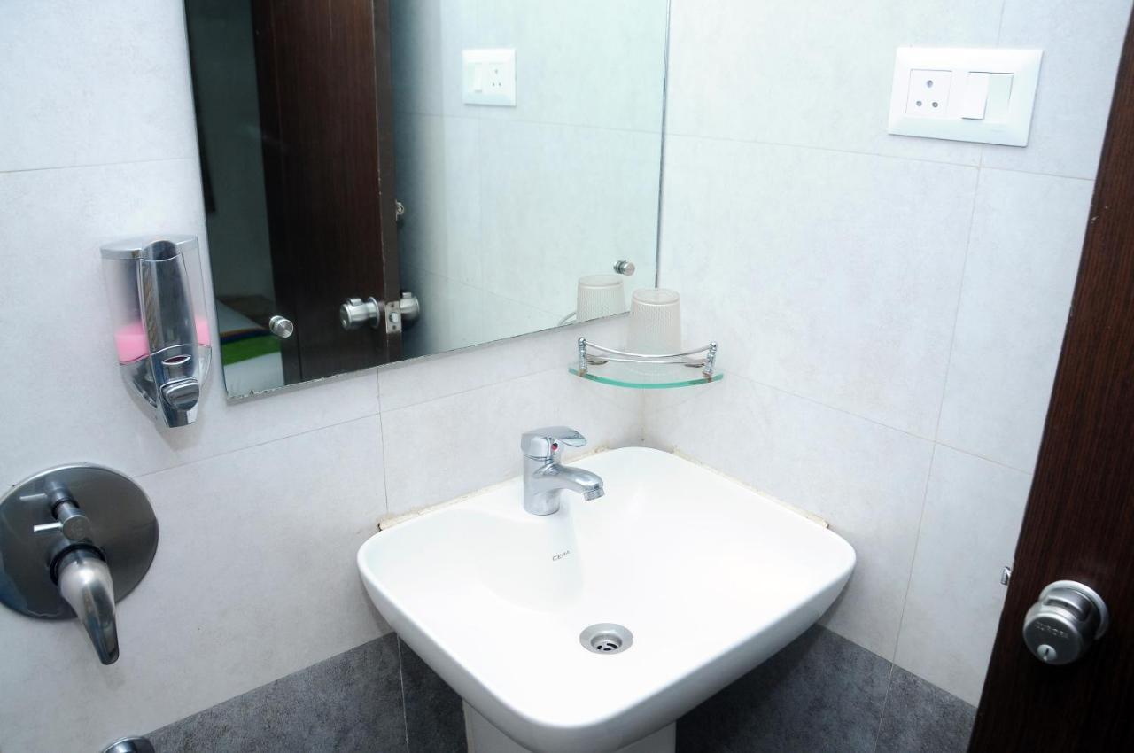 Hotel Pratz Inn Hyderabad Bagian luar foto