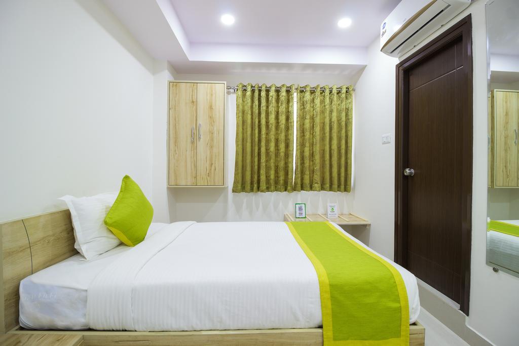 Hotel Pratz Inn Hyderabad Bagian luar foto