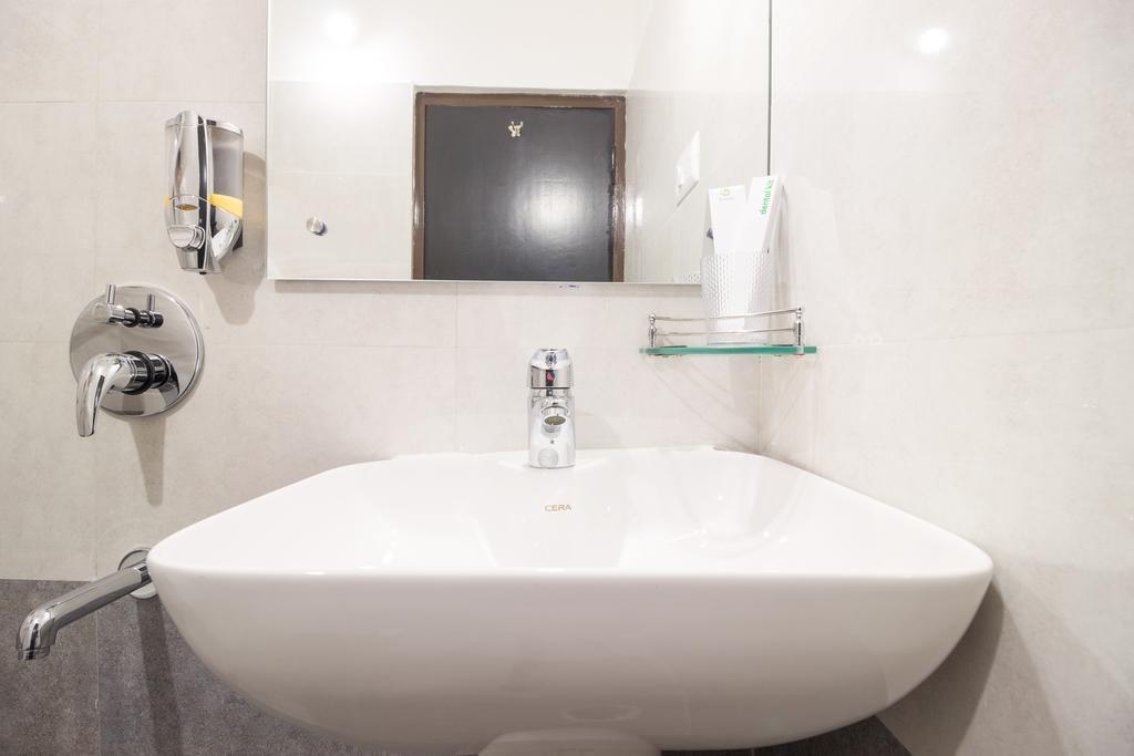 Hotel Pratz Inn Hyderabad Bagian luar foto